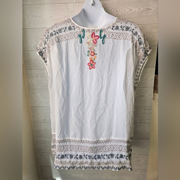 Johnny Was Women's Size  1X Embroidered White Tunic Top Plus Size  Flowers - Picture 4 of 7